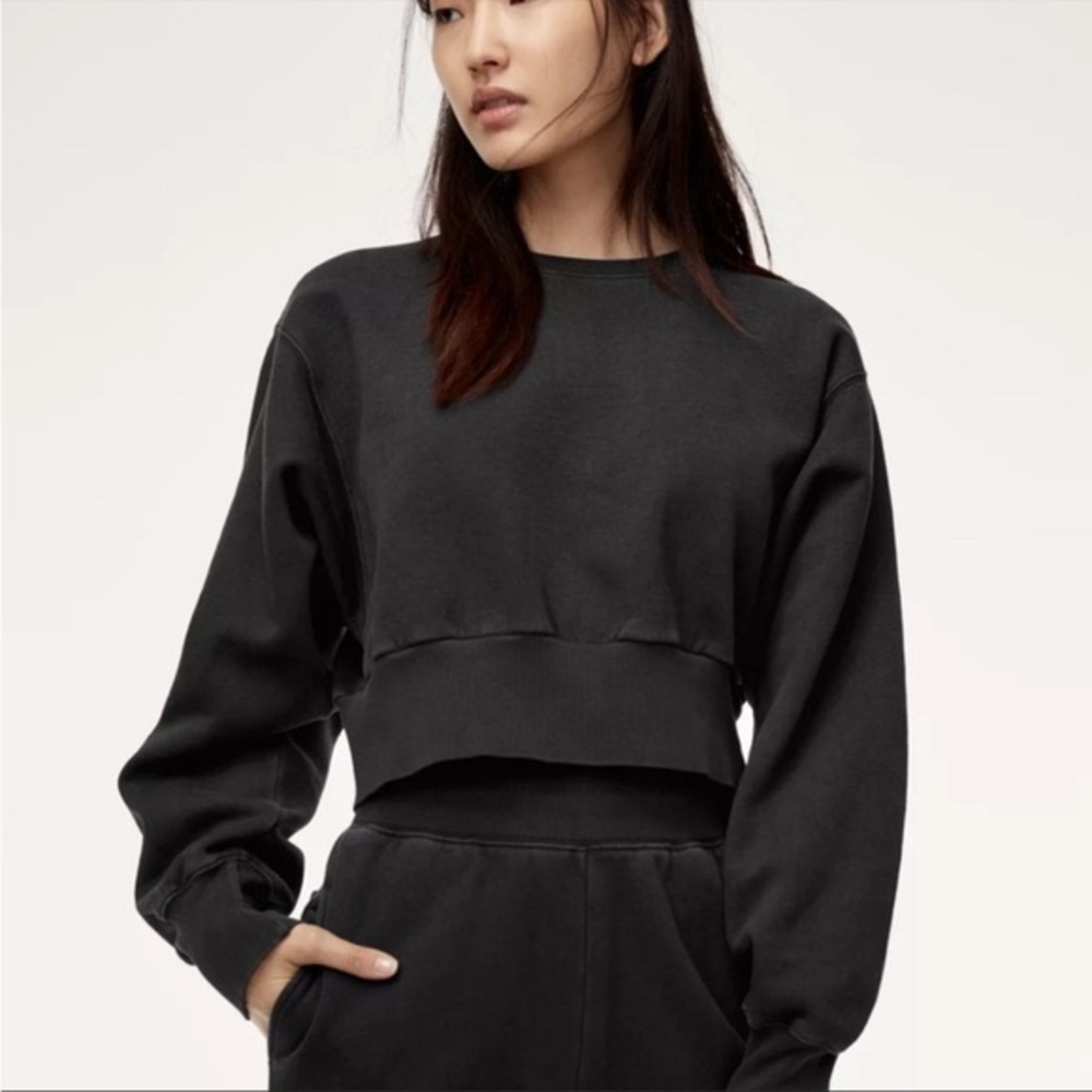 Aritzia TNA Perkins sweatshirt
